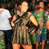 Rainha de bateria da Grande Rio, Paolla Oliveira sambou ao lado de ritmistas da escola