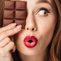 Compulsão por chocolate: hipnose ajuda a controlar pessoas dependentes do alimento, diz expert