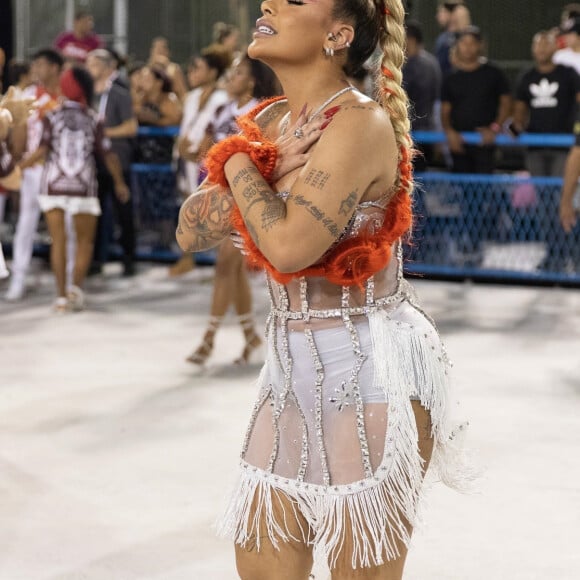 Musa do Salgueiro no Carnaval, Rafaella Santos fez bonito em ensaio