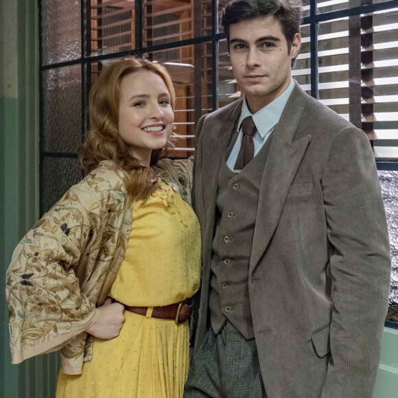 Rumor sobre uma separação surgiu nas redes sociais e indicava que Rafael Vitti estaria tendo um caso com a colega de elenco Larissa Manoela