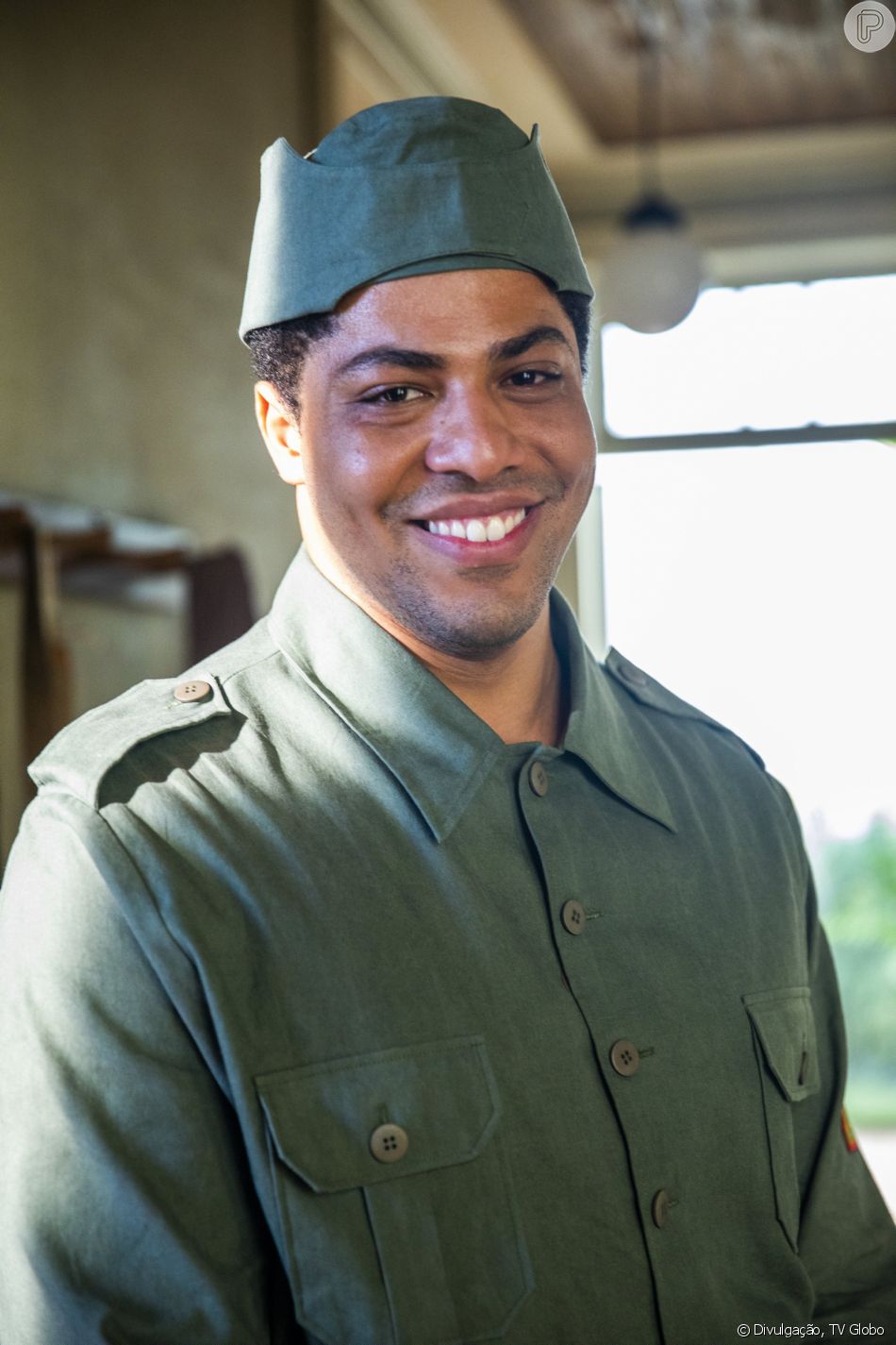 Bento (Matheus Dias) surpreende Lorenzo (Guilherme Prates) após ficar paralítico na guerra na novela 'Além da Ilusão'