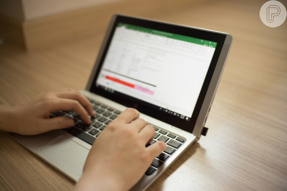 O Excel é utilizado como simplificador para a criação planilhas e realiza cálculos modernos, otimizando o trabalho