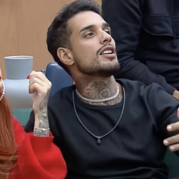 'Power Couple' 2022: Matheus Sampaio argumenta que na barraca em que está dormingo com Brenda também seria impossível