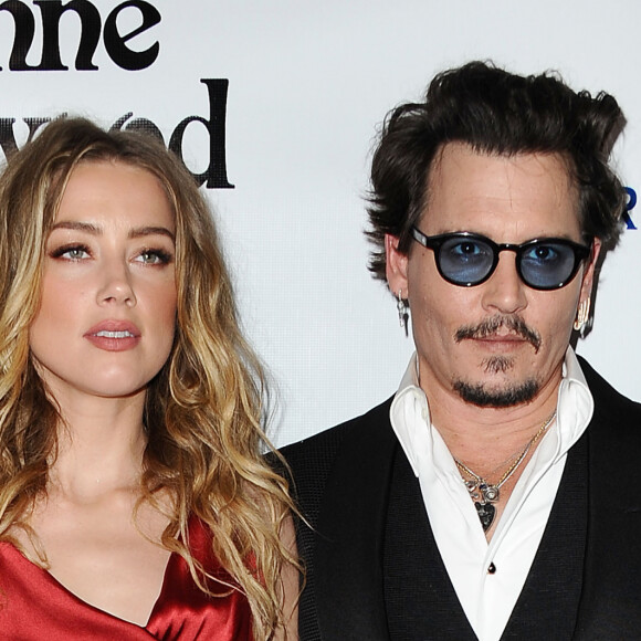 Johnny Depp exige US$ 50 milhões (aproximadamente R$ 250 milhões) de Amber Heard