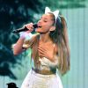 Ariana Grande faz show no Jingle Ball 2014, em Philadelphia, nos Estados Unidos