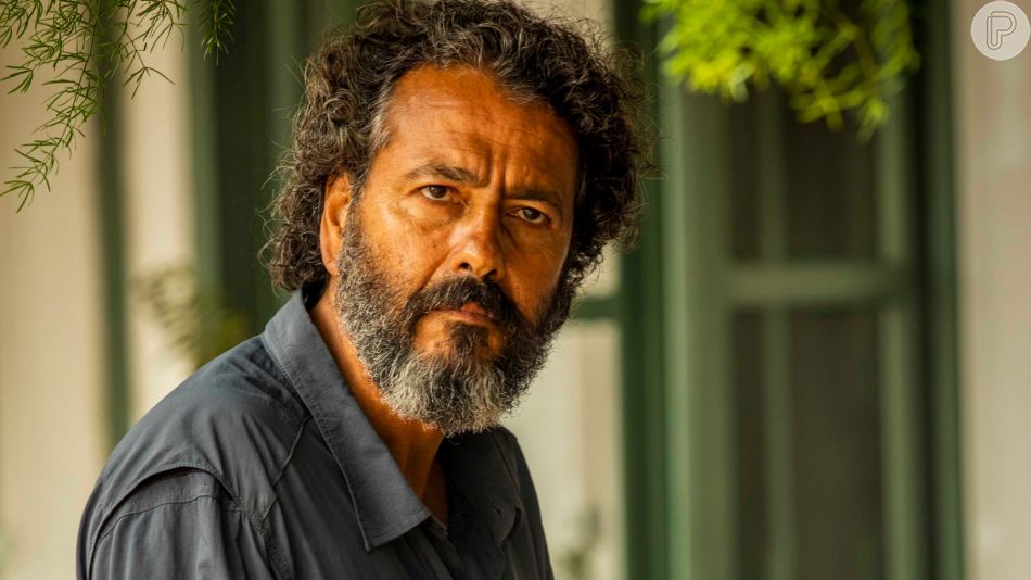 José Leôncio (Marcos Palmeira) vê em José Lucas (Irandhir Santos) a imagem do pai no capítulo de segunda-feira 23 de março de 2022 da novela 'Pantanal'