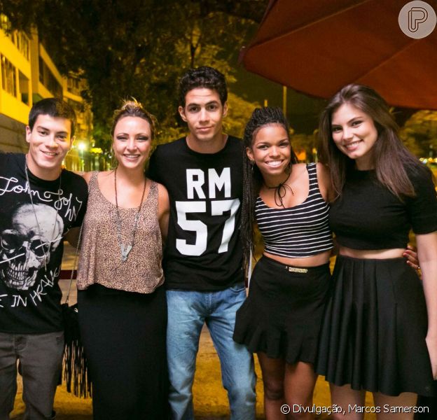 Arthur Aguiar E Bruna Hamu De Malhacao Sonhos Curtem Noite Em Boate No Rio Purepeople Arthur Aguiar E Bruna Hamu De Malhacao Sonhos Curtem Noite Em Boate No Rio Purepeople