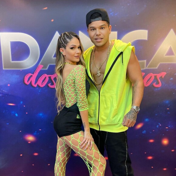 No último domingo (15), Tierry deu um beijo em sua coreógrafa durante a dança