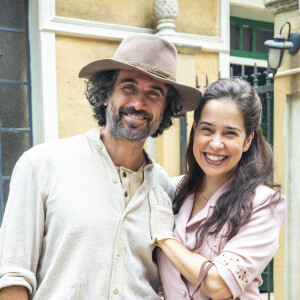Heloísa (Paloma Duarte) e Leônidas (Eriberto Leão) podem ter final feliz na novela 'Além da Ilusão'