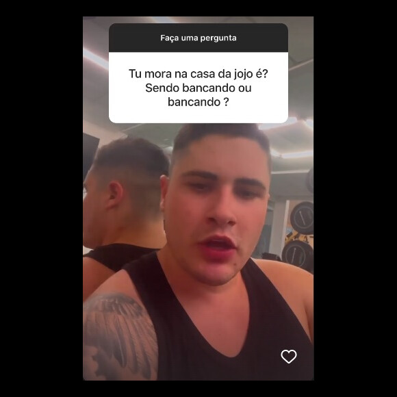 Um dos seguidores quis saber se Lucas estava sendo bancado por Jojo Todynho