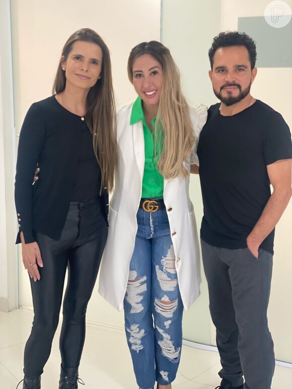 Dermatologista Juliana Cassorielo cuida do cantor sertanejo Luciano Camargo