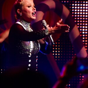 Xuxa gravava o programa 'Caravana das Drags' quando fãs levantaram coro de 'Xuxa maravilhosa'