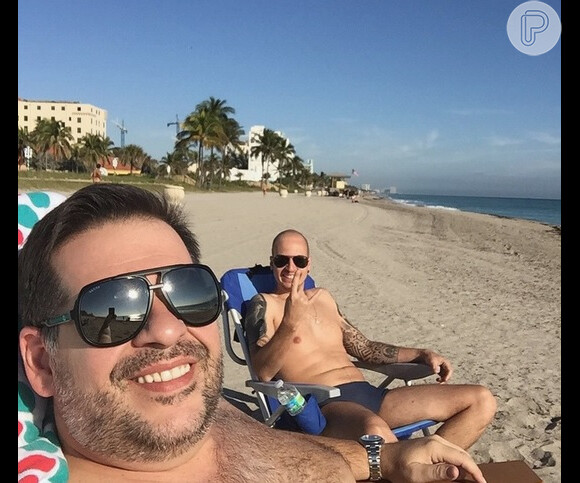 Leandro Hassum viaja para Miami após cirurgia bariátrica