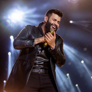 Se o que a gente tem é nossa música, nossa voz, a gente ganha dinheiro com isso", esclareceu Gusttavo Lima