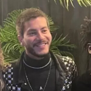 Arthur Aguiar e Maíra Cardi prestigiaram festa de Douglas Silva