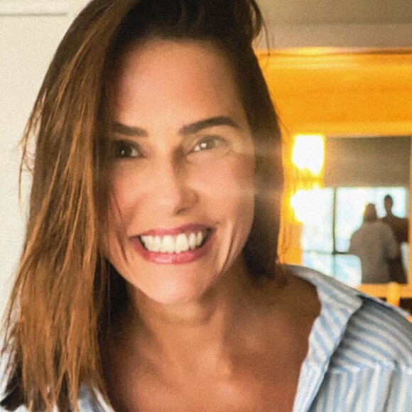 Deborah Secco disse que relacionamentos com homens comprometidos nunca lhe fizeram bem