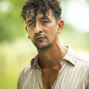 Novela 'Pantanal': José Lucas (Irandhir Santos) fala o que pensa de Jove (Jesuíta Barbosa) para Juma (Alanis Guillen)