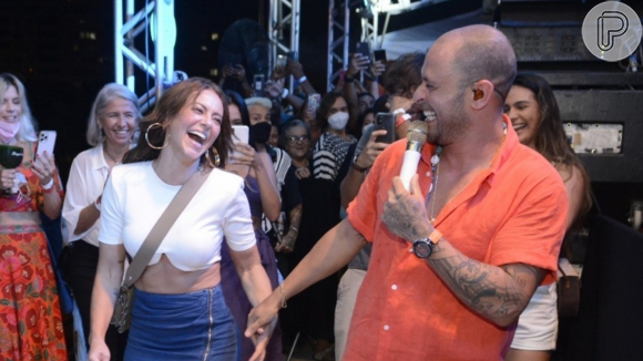 Beijo de Paolla Oliveira e Diogo Nogueira levou o público à loucura
