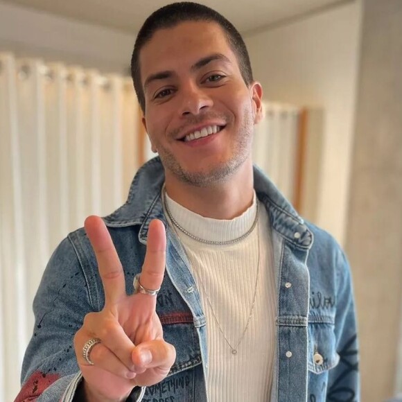 Arthur Aguiar costuma sofrer ataques nas redes sociais