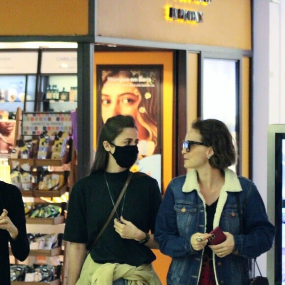 Namorada de Fernanda Souza, Eduarda Porto e Fernanda Rodrigues colocaram o papo em dia