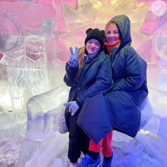 Ticiane Pinheiro e a filhas Rafaella Justus se divertiram em bar de gelo