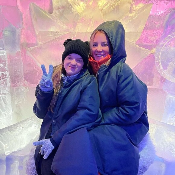 Ticiane Pinheiro e a filhas Rafaella Justus se divertiram em bar de gelo
