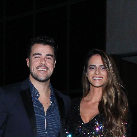 Joaquim Lopes e a mulher, Marcella Fogaça, marcaram presença no aniversário de Camila Queiroz