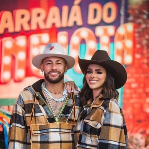 Antes, Neymar e Bruna fizeram um arraial na mansão de Neymar também no Rio
