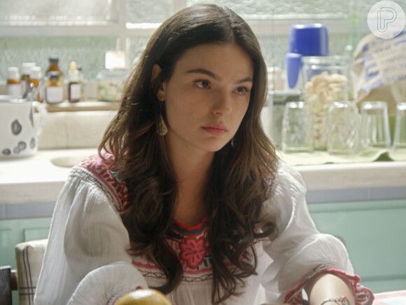 Sandra (Isis Valverde) vai tentar descobrir o segredo de Carlota (Giulia Gam), em 'Boogie Oogie', em 27 de dezembro de 2014