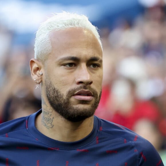 Técnico do PSG quer a permanência de Neymar
