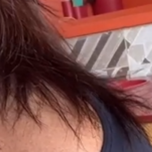 Grávida de 7 meses, Viviane Araujo expõe hérnia umbilical: 'Ela tá querendo voltar um pouquinho. Tá bem menor do que era. Tomara que não saia muito'