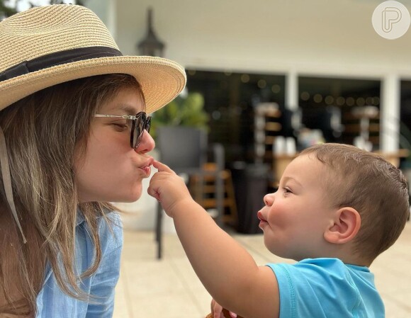 Filho de Letícia Navas, Nathan, de 1 ano, é comparado à mãe pela semelhança física