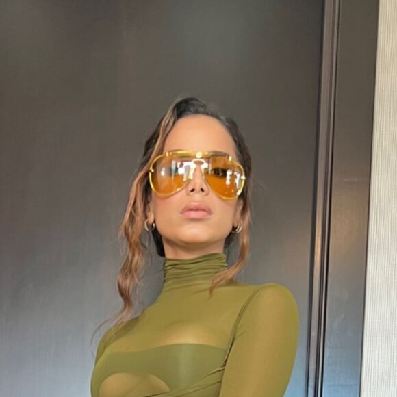 Anitta sentia dores durante relação sexual