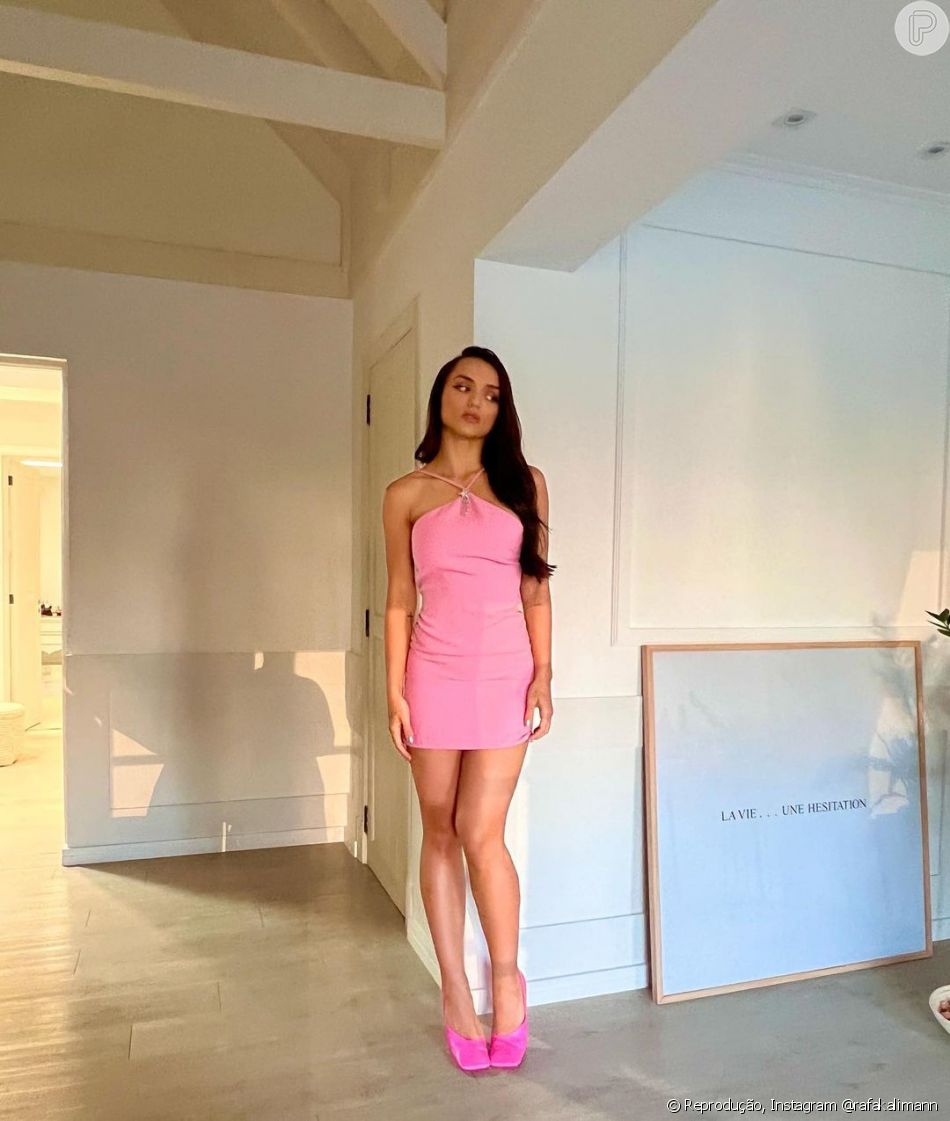 O look rosa suave de Rafa Kalimann é aposta romântica para a trend Barbiecore