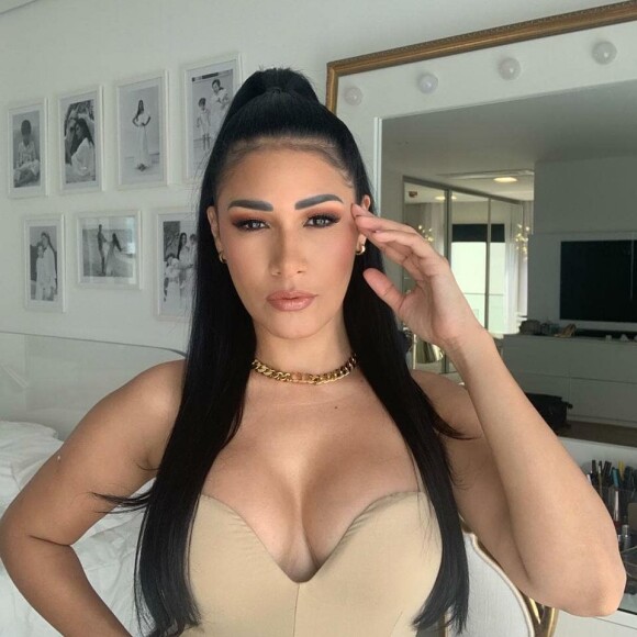 Antes do afastamento, Simaria fez uma série de reclamações sobre o comportamento de Simone