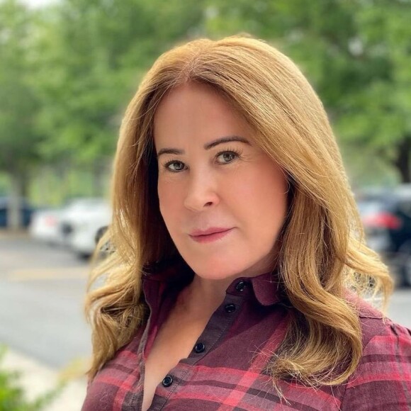 Zilu Godoi sobre o greencard: 'Não era pra ser tão demorado, mas a pandemia prejudicou e atrasou todo esse processo', disse, em entrevista ao Em OFF