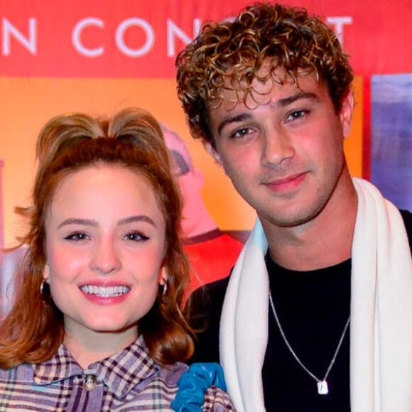 Após assumir romance, Larissa Manoela e André Luiz Frambach foram a primeiro evento juntos