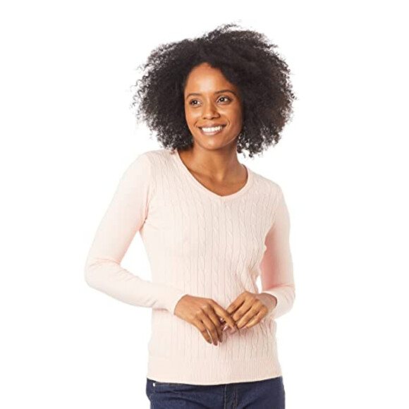 Uma opção prática para quem quer blusa de frio é optar pelo suéter feminino: esse aqui é da Blue Bay

