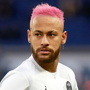 Neymar não gostou do teor de uma reportagem publicada pelo site do Globo Esporte, que trouxe os destaques da partida amistosa entre o time francês e o Gamba Osaka