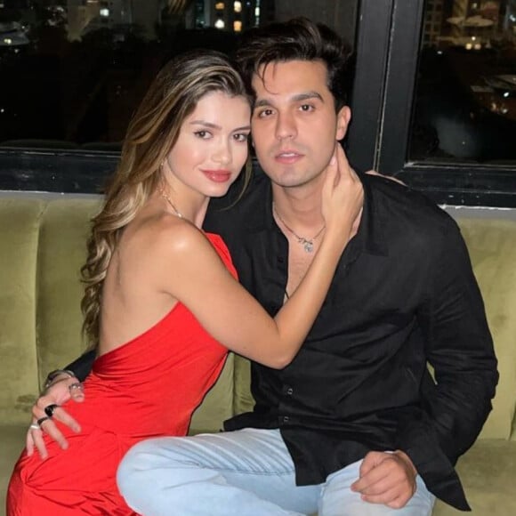 Luan Santana e Izabela Cunha assumiram o namoro em novembro do ano passado