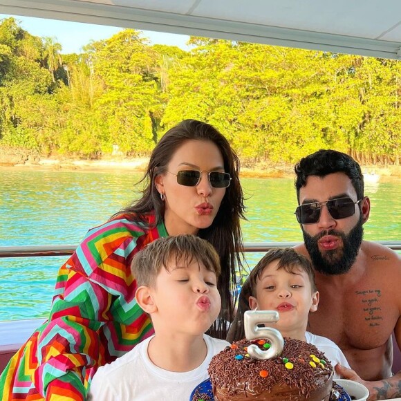 Gusttavo Lima e Andressa Suita celebram 5 anos do filho com simplicidade
 