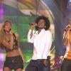 Wanessa Camargo, Jonathan e Fael cantam no 'Jovens Tardes', da TV Globo, em março de 2003