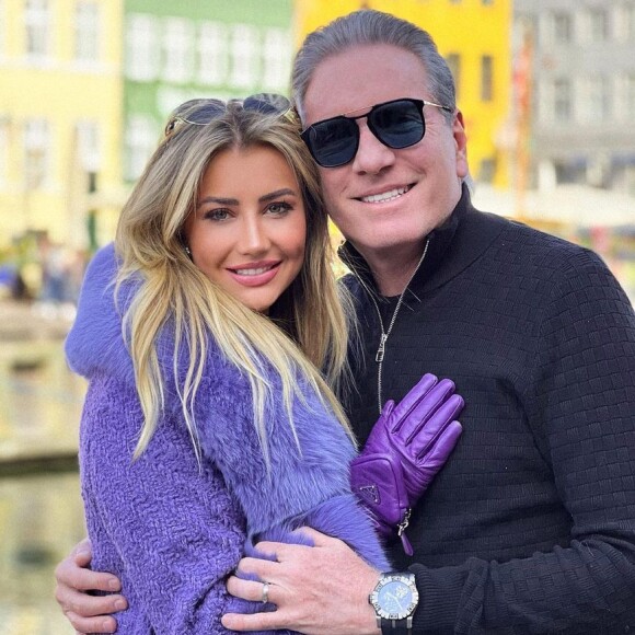 Ana Paula Siebert contou que existe liberdade no relacionamento com Roberto Justus