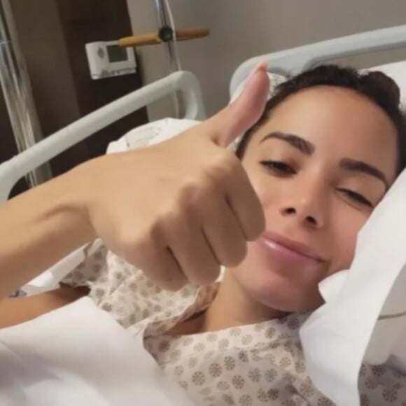 Anitta está afastada da internet por conta da recuperação da cirurgia de endometriose