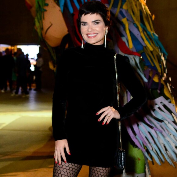 Vanessa Giácomo prestigiou show de Caetano Veloso na Cidade das Artes, no Rio de Janeiro