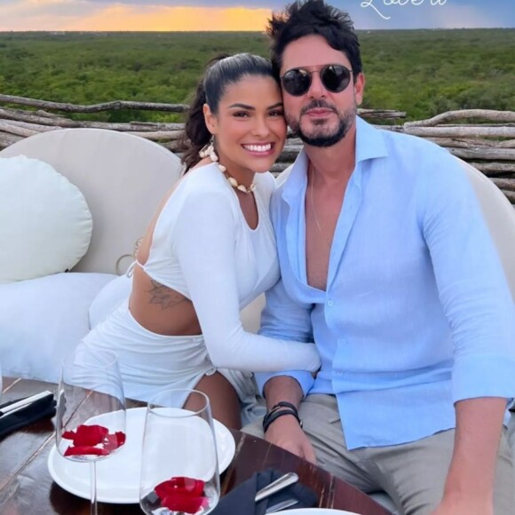 Munik Nunes revelou alguns detalhes sobre o relacionamento com Paulo Simões