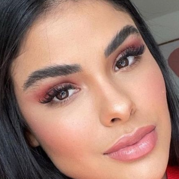 Munik Nunes fala sobre relacionamento com empresário