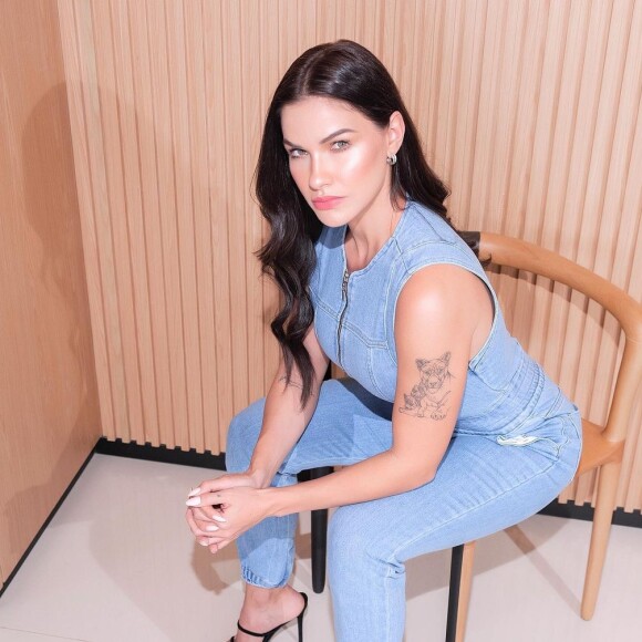 Nos looks de Andressa Suita, o jeans é um dos tecidos favoritos por sua versatilidade