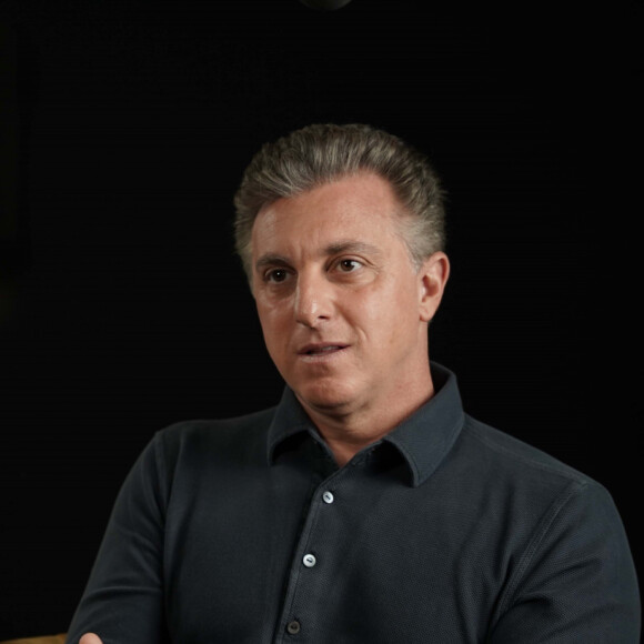 Luciano Huck escolheu Lívia Andrade principalmente por causa de sua autenticidade