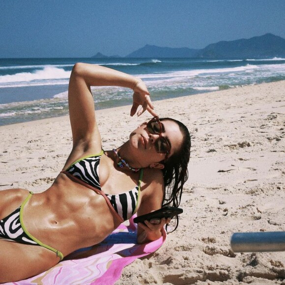 Jade Picon está morando no Rio, onde grava a novela 'Travessia'